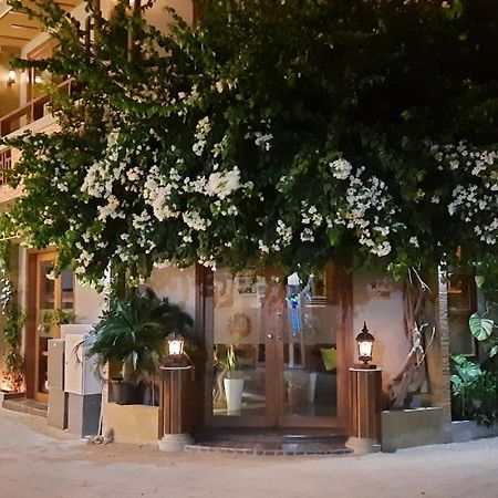 Maladiwa Beach & Spa остров Маафуши Екстериор снимка
