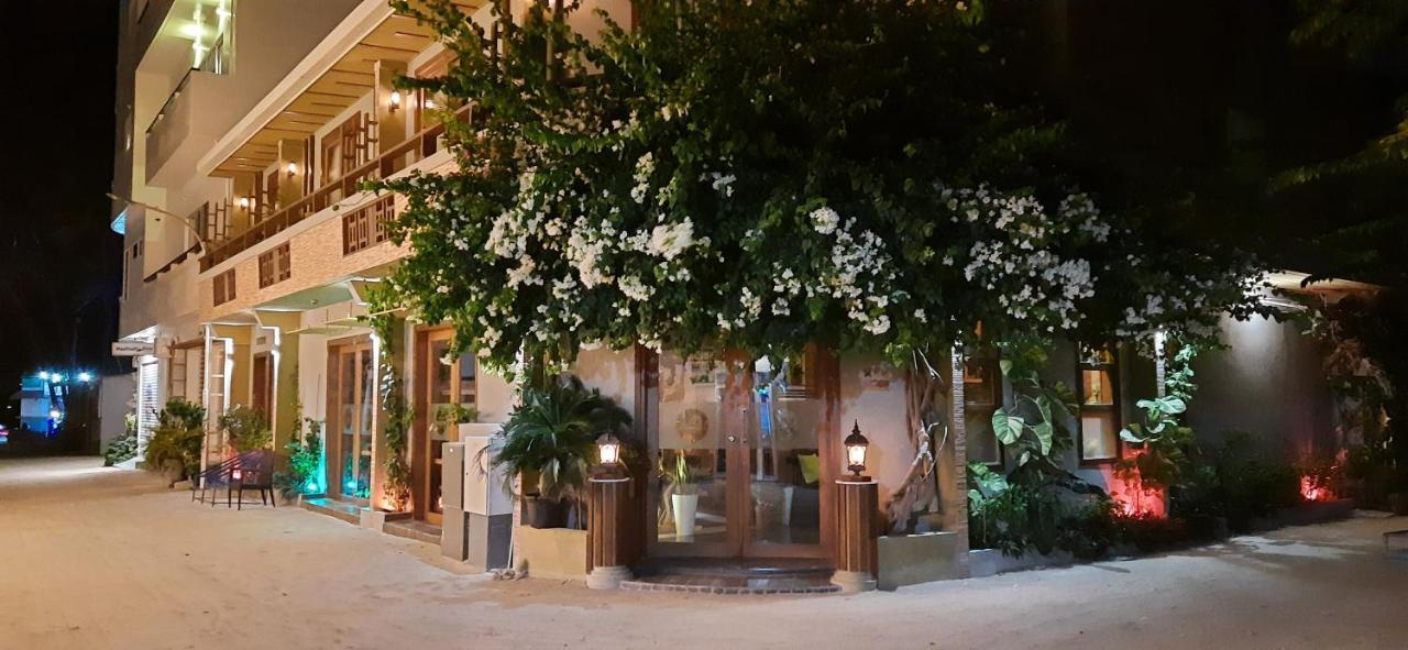 Maladiwa Beach & Spa остров Маафуши Екстериор снимка